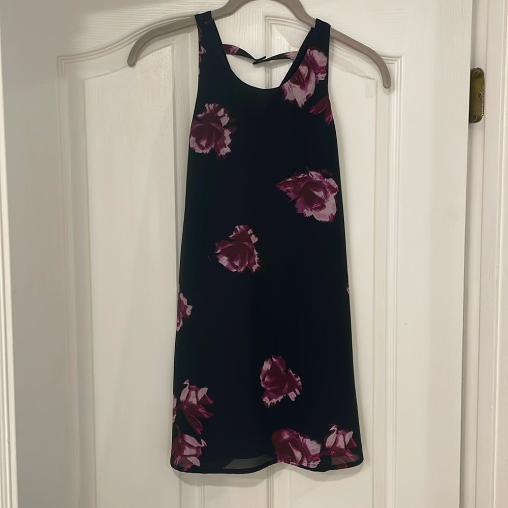 Sanctuary size Medium floral tank top, drapey back, loose fabric, fits well